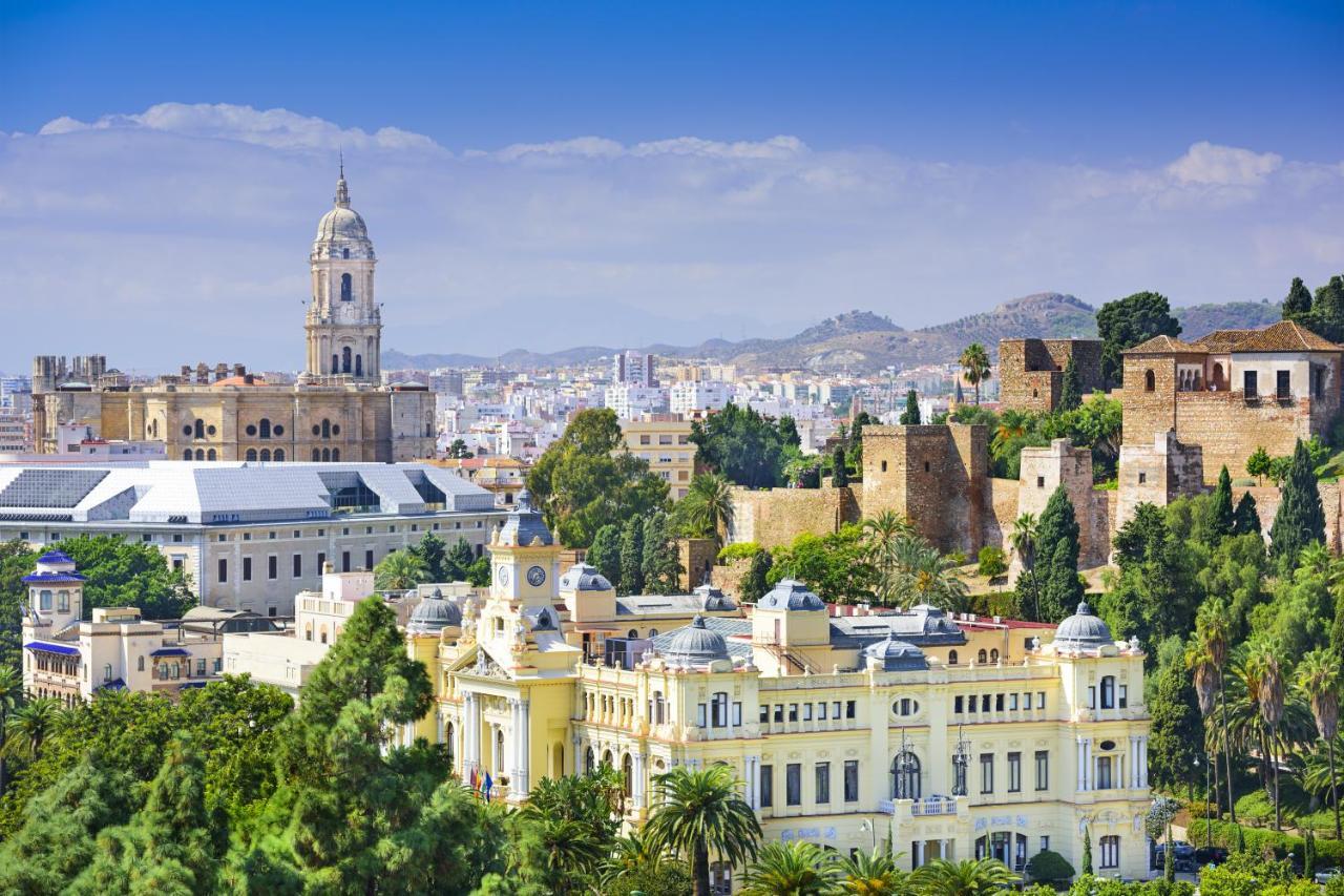 Malaga Centre Apartment With Parking Екстер'єр фото