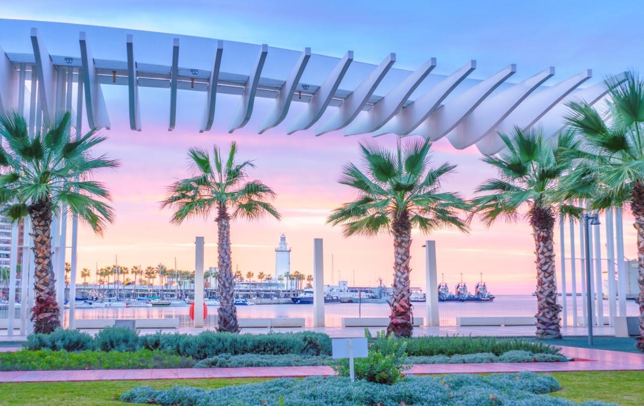 Malaga Centre Apartment With Parking Екстер'єр фото