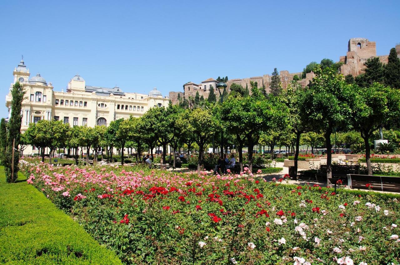Malaga Centre Apartment With Parking Екстер'єр фото