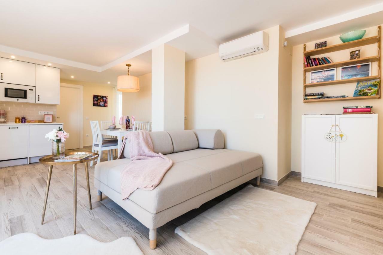 Malaga Centre Apartment With Parking Екстер'єр фото