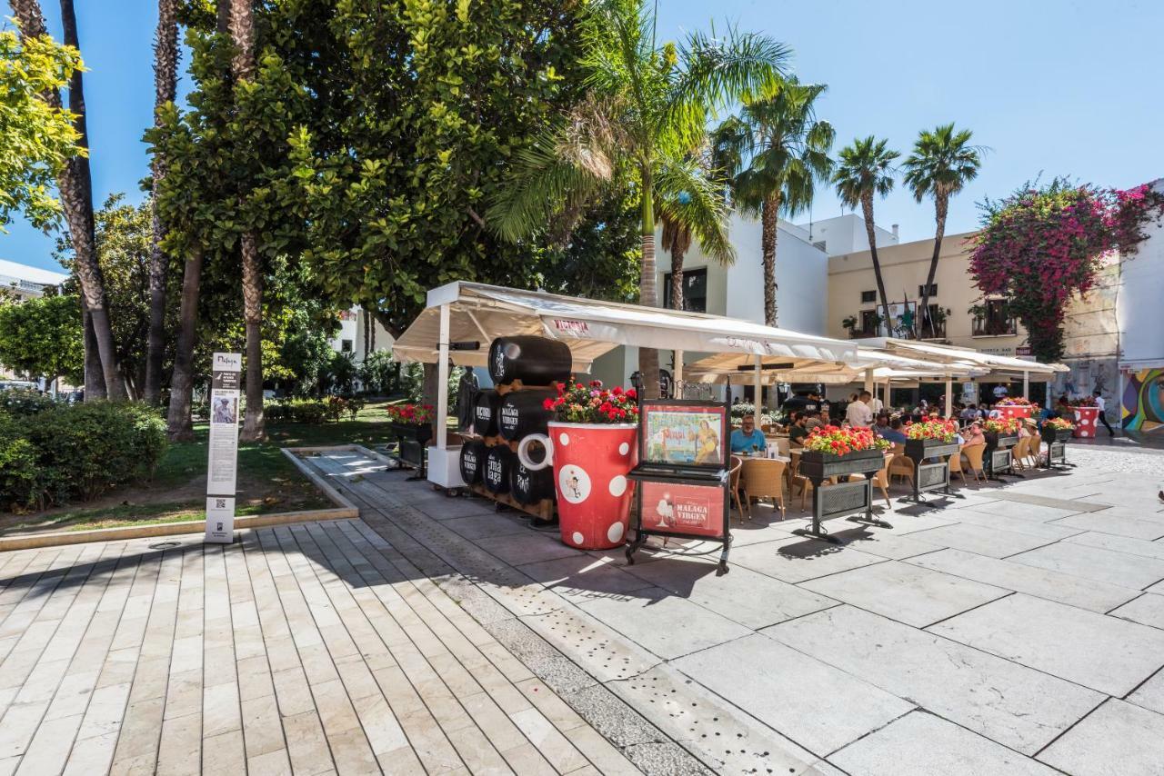 Malaga Centre Apartment With Parking Екстер'єр фото