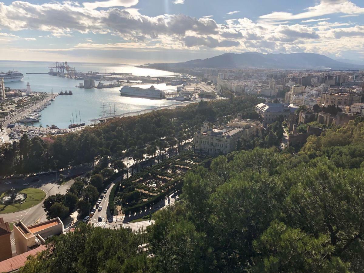 Malaga Centre Apartment With Parking Екстер'єр фото